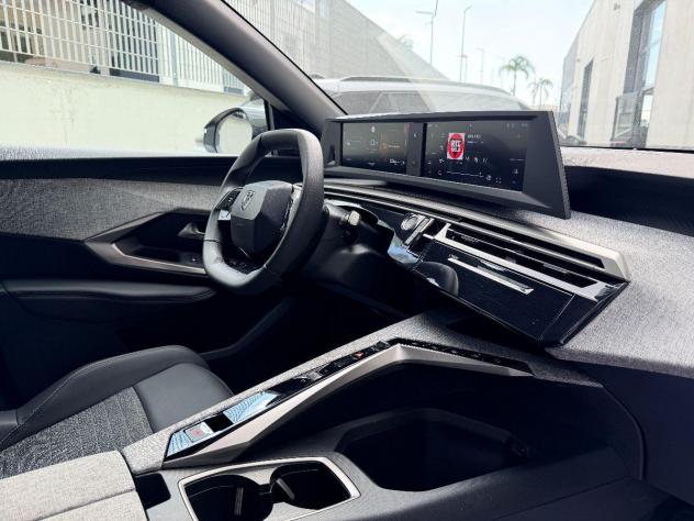 NEW PEUGEOT - 3008 1.2 hybrid Allure 145cv e-dcs6 - Foto 8