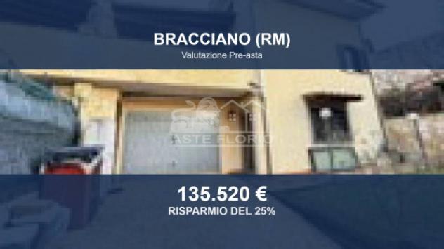 Immobile in asta di 156 m² con più di 5 locali e box auto in vendita a Bracciano
