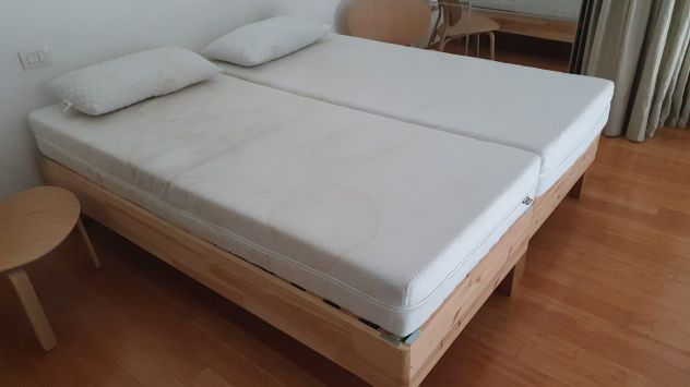Coppia letti singoli completo di materassi