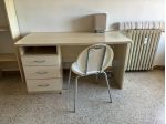 Scrivania con sedia