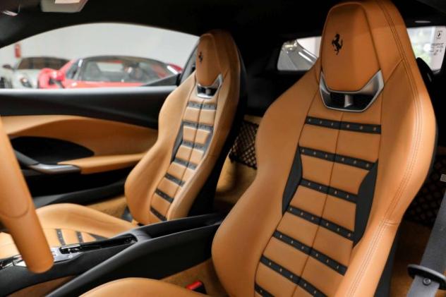 FERRARI 296 GTB |SCUDETTI|360° VIEW|AFS|CARPLAY|DAYTONA SEATS rif. 23833511 - Foto 10