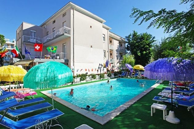 cerco lavapiatti e cameriere/a - camere-
