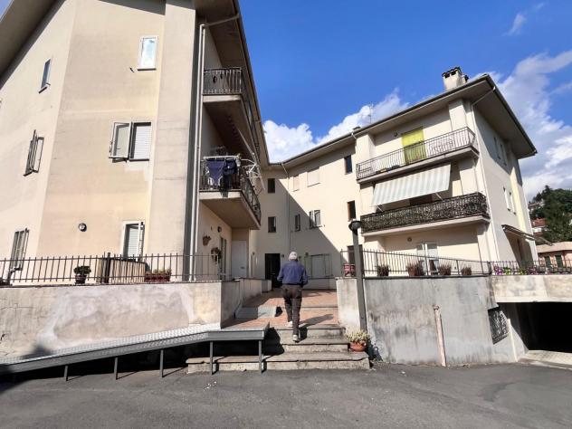 APPARTAMENTO di 5 vani e di 86 mq (ACQUAPENDENTE) rif. ACQUAPENDENTE 100