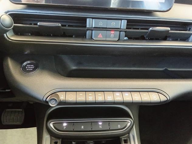 Jeep Avenger e-Hybrid Longitude 1.2 110cv DCT MHEV - Foto 9