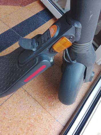 Vendo monopattino Ninebot powered Segway E25E come nuovo! - Foto 4
