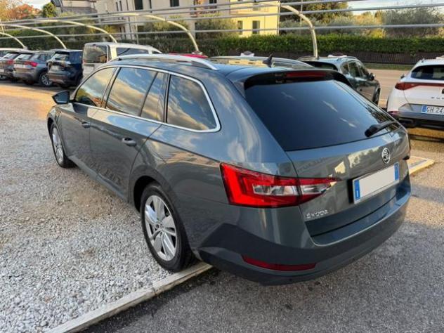 SKODA Superb 2.0 TDI 150 CV SCR DSG Wagon Executive rif. 24213455 - Foto 4
