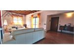 482 - 4 LOCALI IN VILLA CON TRAVI A VISTA, TERRAZZO, CANTINA E BOX