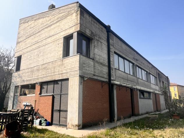 IMMOBILE COMMERCIALE di 3600 mq (BOLOGNA - Bologna) rif. ZNR 357
