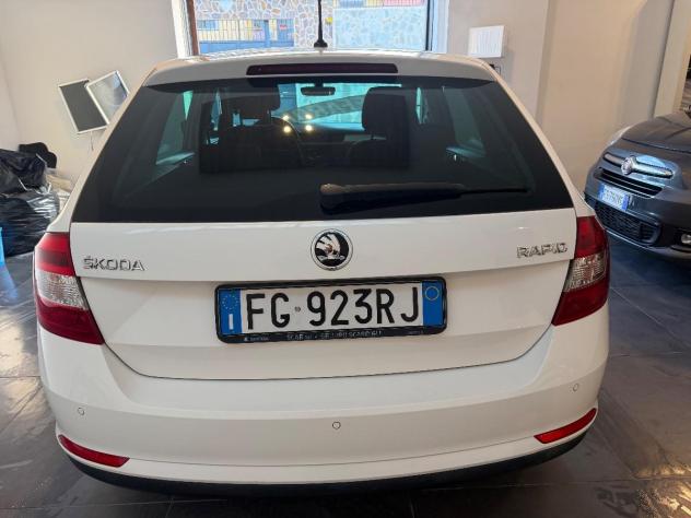 SKODA - Rapid - Spaceback 1.4 TDI 90 CV Design Edition - Foto 6