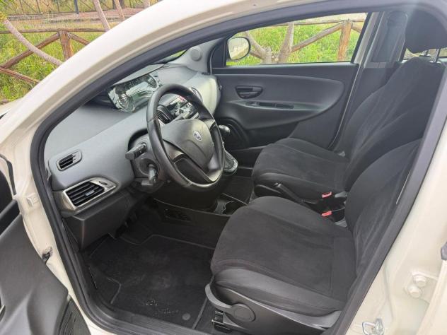 LANCIA - Ypsilon - 0.9 T.Air 85 CV 5 porte S&S DFN Platinum - Foto 6