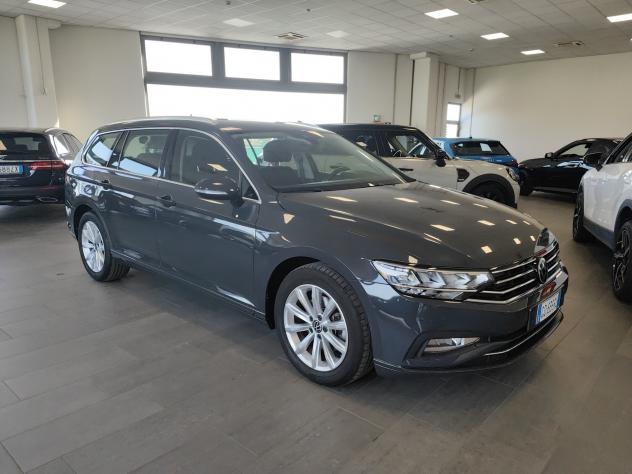 Volkswagen Passat Variant 2.0 TDI DSG Navi Adaptive Cruise FariLED - Foto 2
