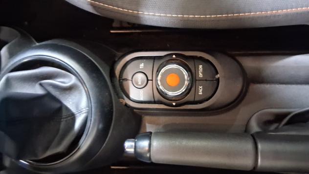 Mini Cooper D 1.5 95cv 5porte anno 2016 - Foto 9