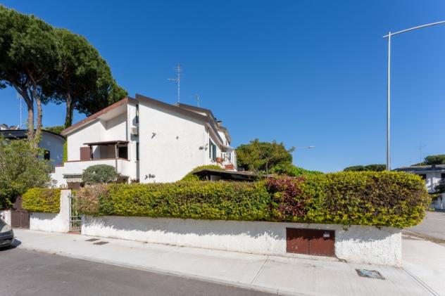 Lideo di SPINA, zona centro, bella villetta, riscaldamento, doppi servizi, giardino, ideale per residenti!
