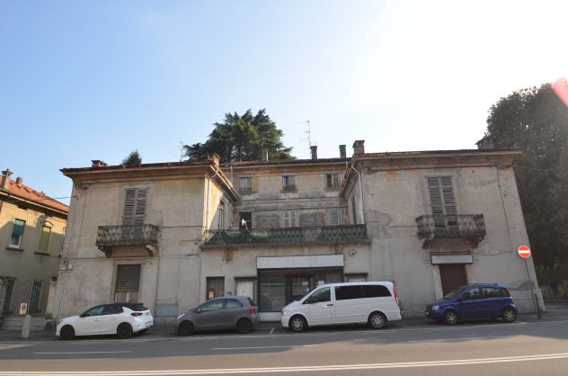 7 appartamenti da ristrutturare