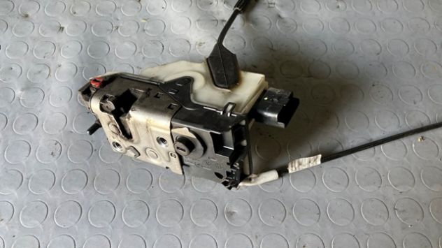 Chiusura centralizzata posteriore SX Peugeot 208 del 2016 (9812501280) - Foto 3