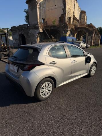 Toyota Yaris 1.5 Hybrid SINISTRATA - Foto 2