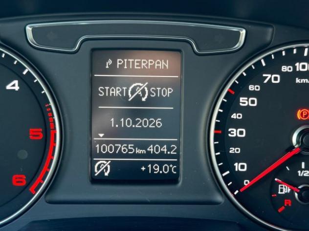 AUDI Q3 2.0 TDI 120 CV Business rif. 24144932 - Foto 8