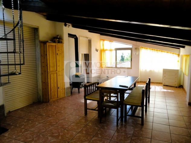 PORZIONE DI BIFAMILIARE CON GARAGE E TERRENO - Foto 11