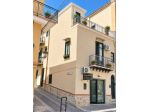 Casa indipendente su due piani