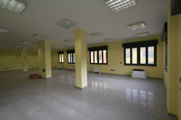 Immobile di 813 m² con 1 locale in affitto a Pero - Foto 9