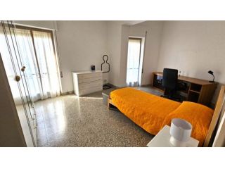 Stanza in appartamento in affitto a Catanzaro