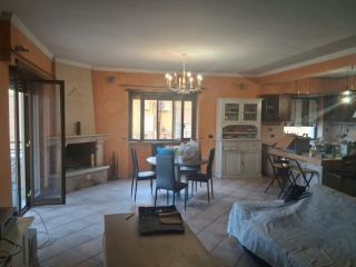 Ampio trilocale a Morena Via Cortale