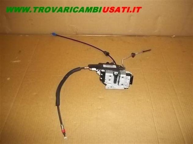 SERRATURA PORTA POST. D. FIAT FREEMONT (24)  Carrozzeria  Lamierati esterni  Porte  Serratura porta p FIAT - FREEMONT - 01-04-2011 - 01-11-2016, LANCI