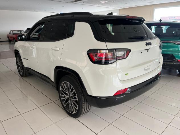 Jeep Compass 1.5 Turbo MHEV T4 96kW Summit DDCT - Foto 3