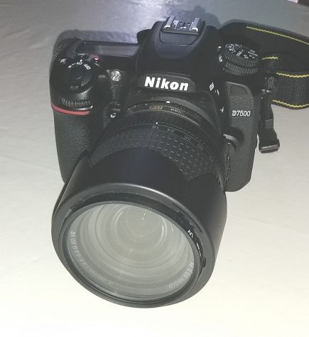 NIKON d7500 + obiettivo 18-140 VR (con garanzia Nital)