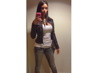 Amore e incontri Fano - Elyssa: alta 171cm, 55kg, cerco uomo vicino