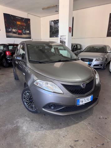 Lancia Ypsilon 1.2 69 CV 5 porte S&S Gold