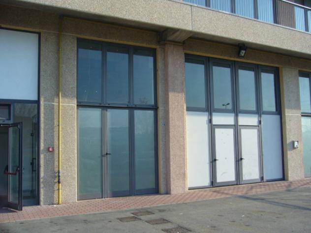 Immobile di 1600 m² con 2 locali in vendita a Maranello