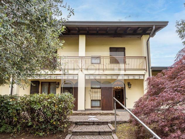 Villa per 2 nuclei famigliari a Casatenovo - Foto 2