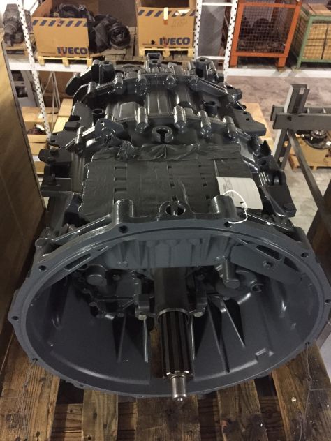 Cambio REVISIONATO ZF IVECO 16AS 2601 + IT RAPP. 17.03-1.00 8869908