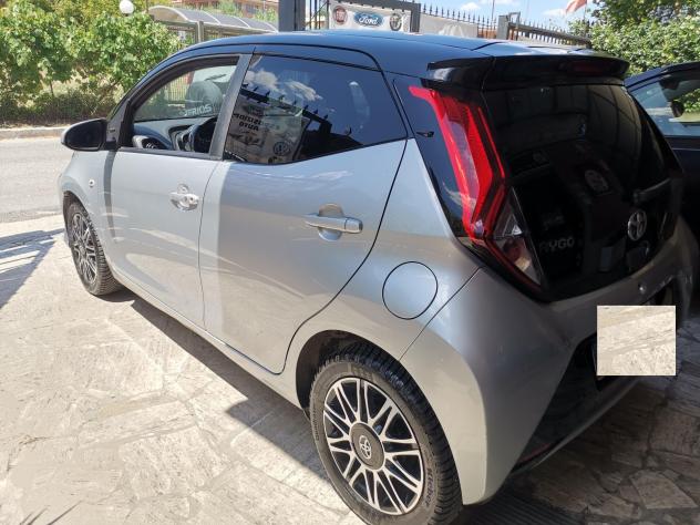 Toyota Aygo 1.0 VVT-i 72 CV 5 porte x-clusiv - Foto 6