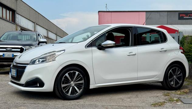 Peugeot 208 BlueHDi 75 5 porte black line 2017 - Foto 6