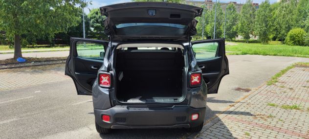 Jeep Renegade 1.5 Turbo T4 130 CV e-Hybrid Limited DDCT Automatica - Foto 9