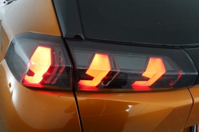 PEUGEOT 2008 2008 BlueHDi 130 S&S EAT8 Allure Pack rif. 23738164 - Foto 10