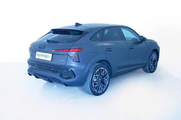Audi Q3 Sportback TFSI 265 cv quattro S tronic S Line Edition Cerchi da 20''/Pacchetto look nero/Pacchetto Tech PLUS/Tetto panoramico in vetro/Marrone - Foto 4