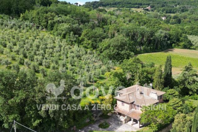Rustico / Casale di 440 m² con più di 5 locali e box auto in vendita a Montepulciano - Foto 14