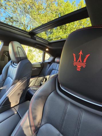 Maserati Levante 2.0 330cv 48v MHEV GT Ultima Q4 auto FULL OPTIONAL - Foto 8