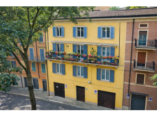 Stanze ristrutturate zona viali a Modena, di fronte ad Economia