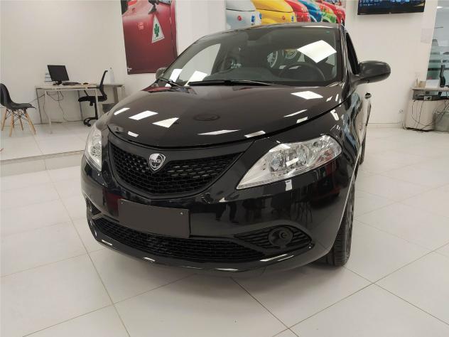 Lancia Ypsilon 1.0 FireFly 5 porte S&S Hybrid Silver