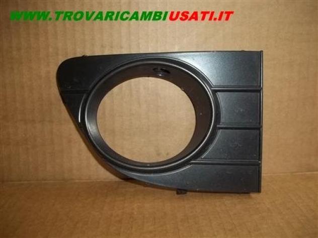 CORNICE PROIETTORE FENDINEBBIA D. FIAT PUNTO (3J) Evo  Carrozzeria  Lamierati esterni  Paraurti  Griglia radiat ABARTH - GRANDE PUNTO EVO - 01-05-2010