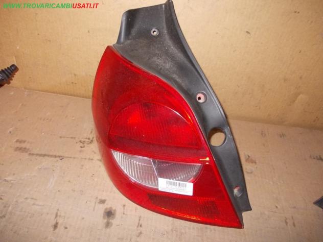 FANALE POST.S. RENAULT CLIO (C85/B85) 3p / 5p  Parti elettriche  Fanaleria  Fanali  Fanale post. sx. RENAULT - CLIO III  3/5 P - 01-07-2005 - 01-04-20