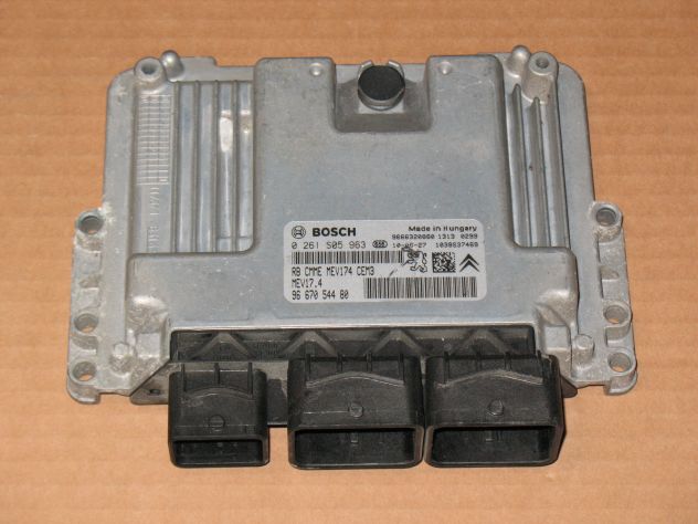 0261S05963 ECU CENTRALINA CITROEN PEUGEOT MEV17.4 9667054480 9666320880