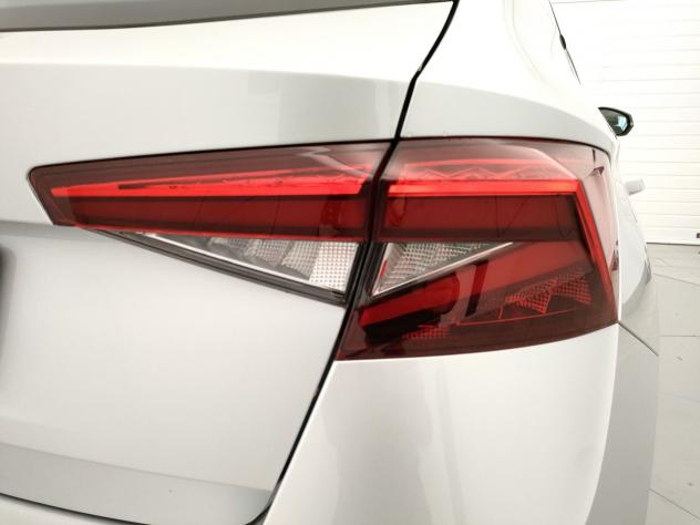 Škoda Fabia 1.0 MPI Evo 59KW YOUNG EDITION - Foto 8