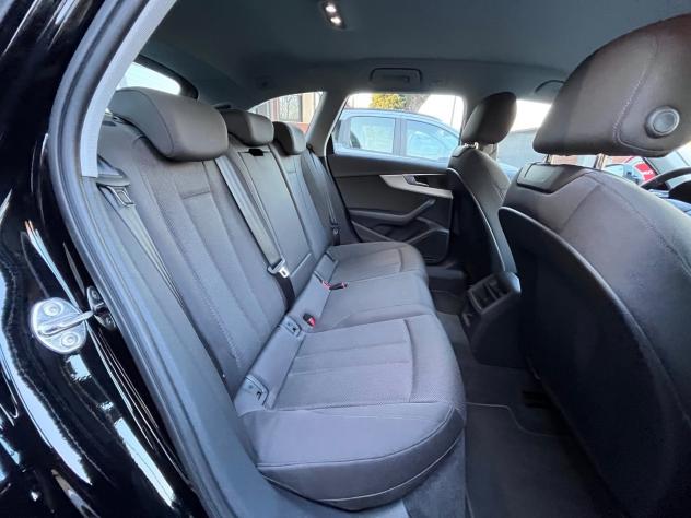 Audi A4 Avant 30 TDI/136 CV S tronic Business Advanced - Foto 10