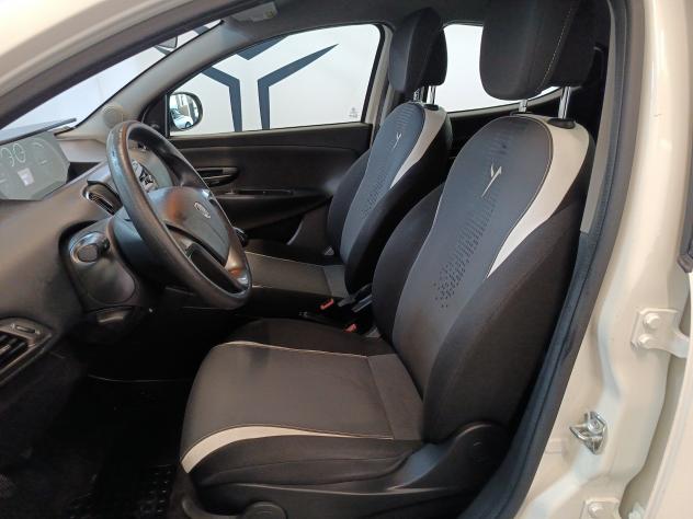Lancia Ypsilon Ypsilon 1.2 8v Gold c/CL 69cv E6 - Foto 8