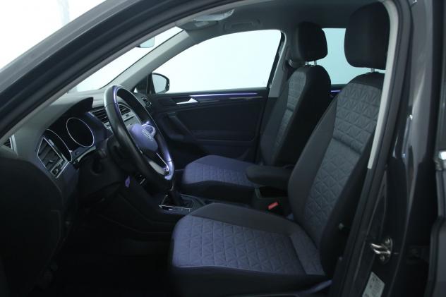 Volkswagen Tiguan 2.0 TDI SCR 150 cv Life DSG / Fari LED - ACC - Park Pilot ant e post - Climatronic 3 zone - Driver Assistence Pack - Foto 7